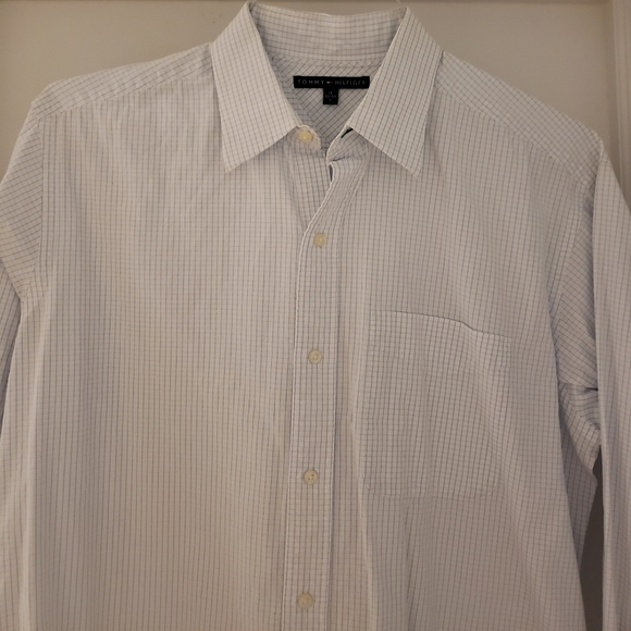 TOMMY HILFIGER: DRESS SHIRT. Size- L - Picture 4 of 11